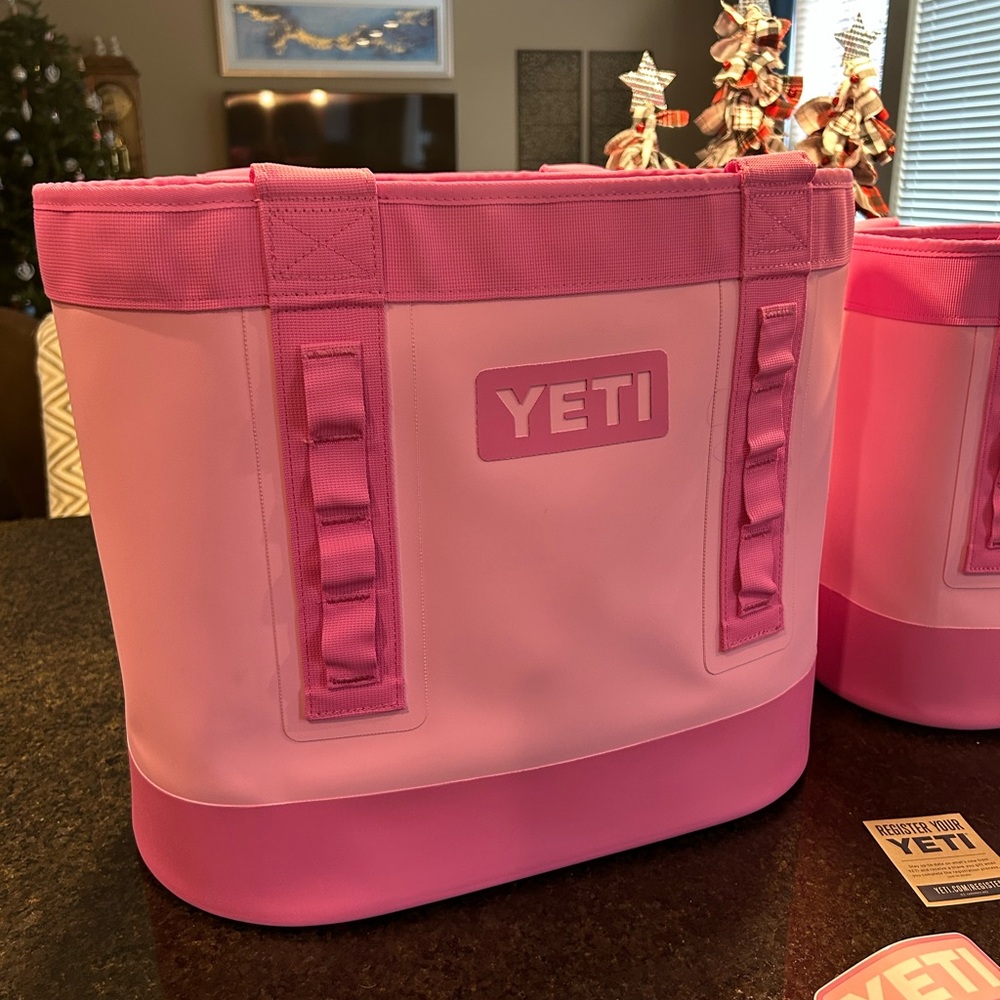 Yeti 35 large Carryall 2.0 in powder pink